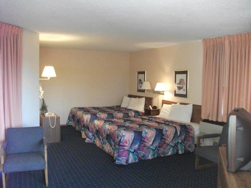 Knights Inn Mackinaw Stadt Exterior foto